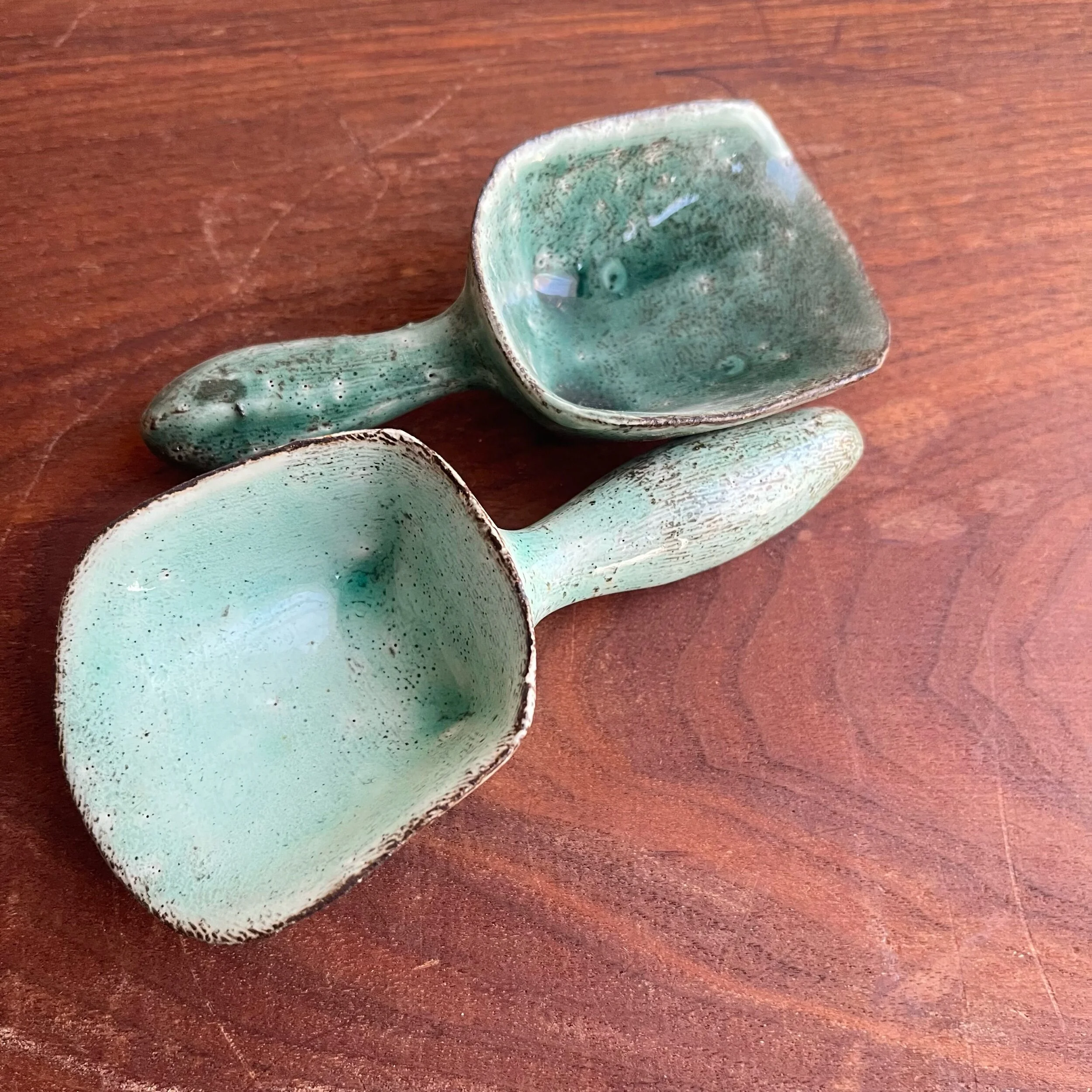 C0EB5A11-8D69-402C-8306-BF3FA6C60569