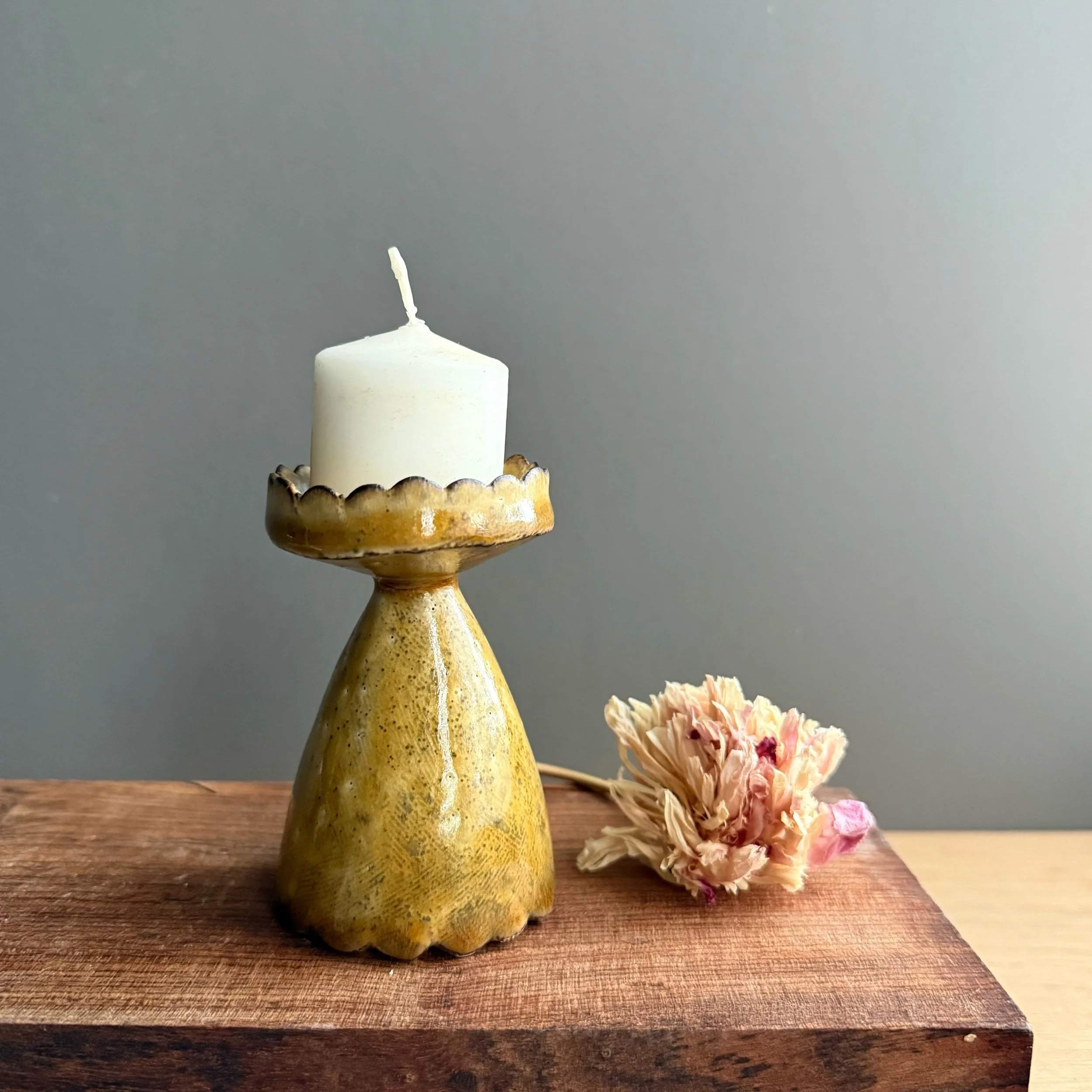 Votive - scalloped 3.25”