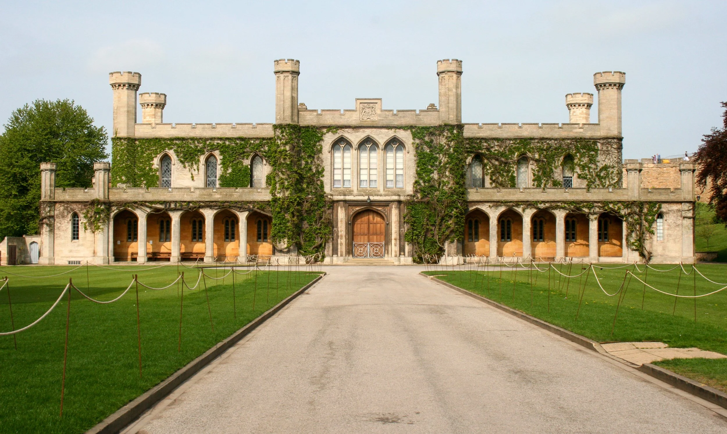 Castle grounds_1.JPG