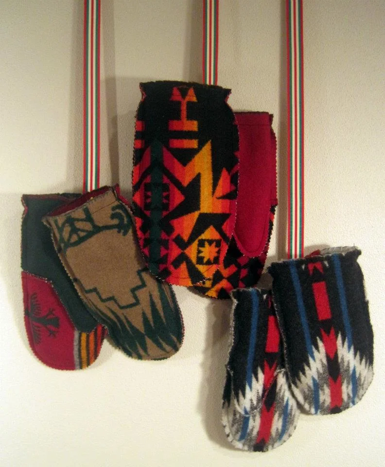 Campus Mitts