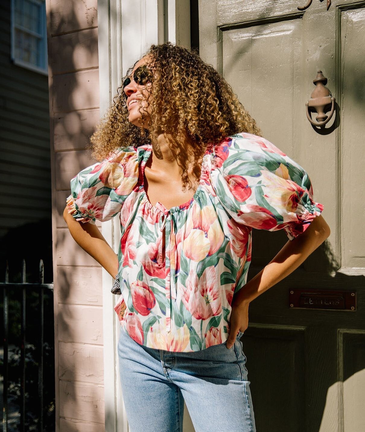 Soaking in that late summer sunlight ☀️☀️☀️ our Jasmine top is such a good transitional piece. Wear it with jorts or bike shorts in the summer, or hi waisted jeans in the fall! 

I&rsquo;d also love to see this styled with a leather mini and knee hig