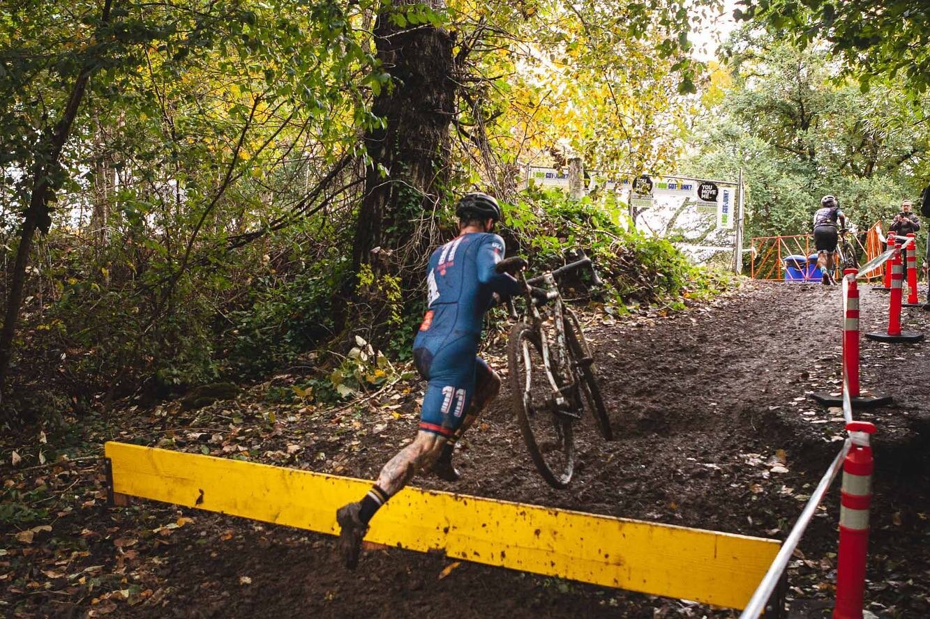 Classic PNW CX conditions had me missing racing. I would have loved it for one lap, maybe, then been a sloppy mess. But that&rsquo;s what&rsquo;s so fun. #cyclocross #oregonbikeracing #bridgecitycx