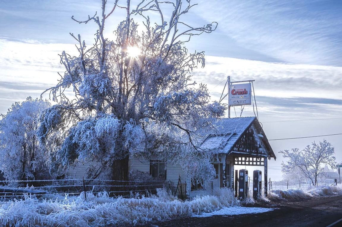 Frosty landscapes in central Oregon on a tour of the past through some almost forgotten towns. #ghosttown
.
.
.
.
.
#pnwdiscovered&nbsp;#pnwroamers&nbsp;#pnwonderland #pnwuncovered #theNWadventure #jj_oregon #northwestexplored #pnwcrew #wanderlust&nb