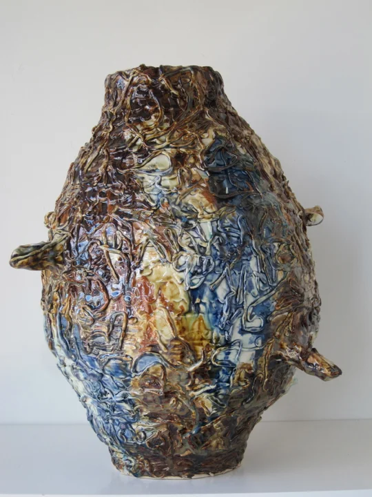 Untitled, 19x13x13 inches, stoneware and glaze, 2017. (04.098.CER) Produced in the spring in CO for exhibition Tidal at South Willard. Photo credit South Willard © Courtesy of Jasmine Little. In private collection.