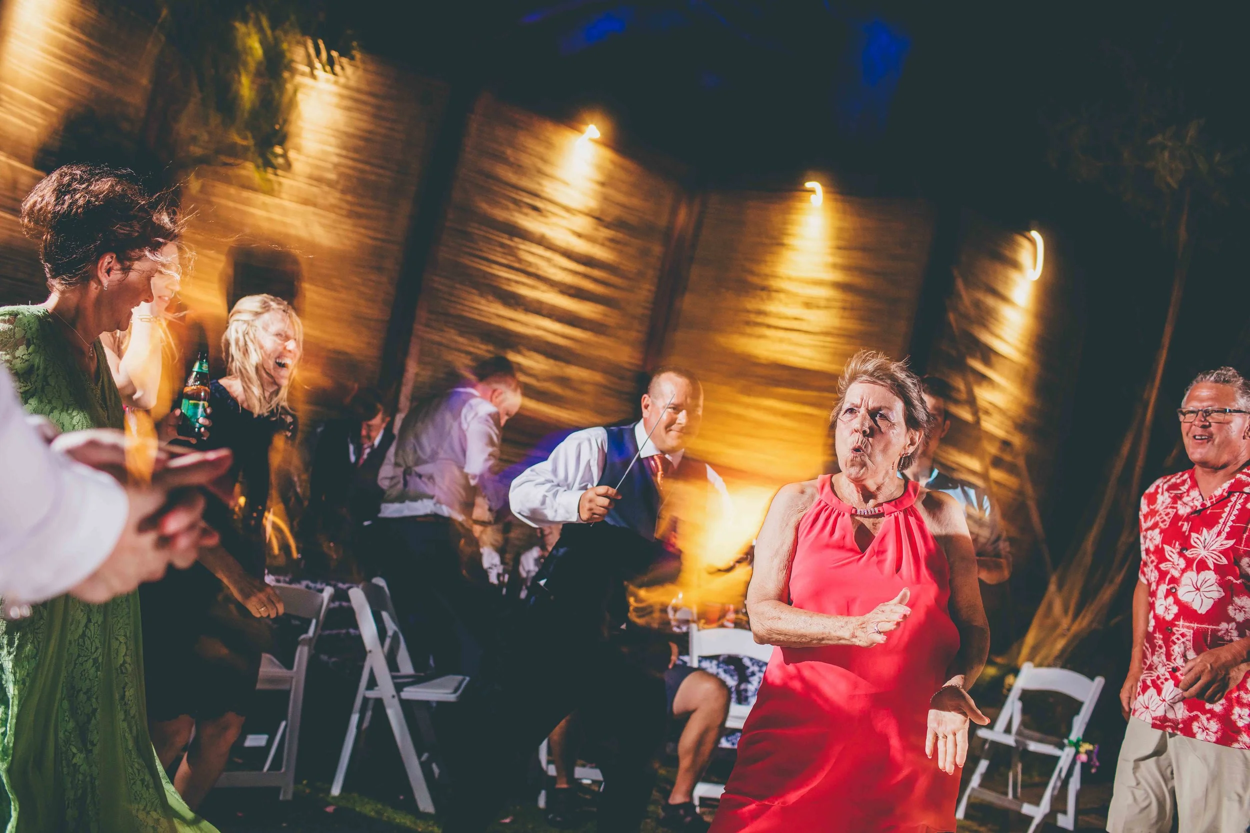 dancing-hawaii-wedding-reception.jpg