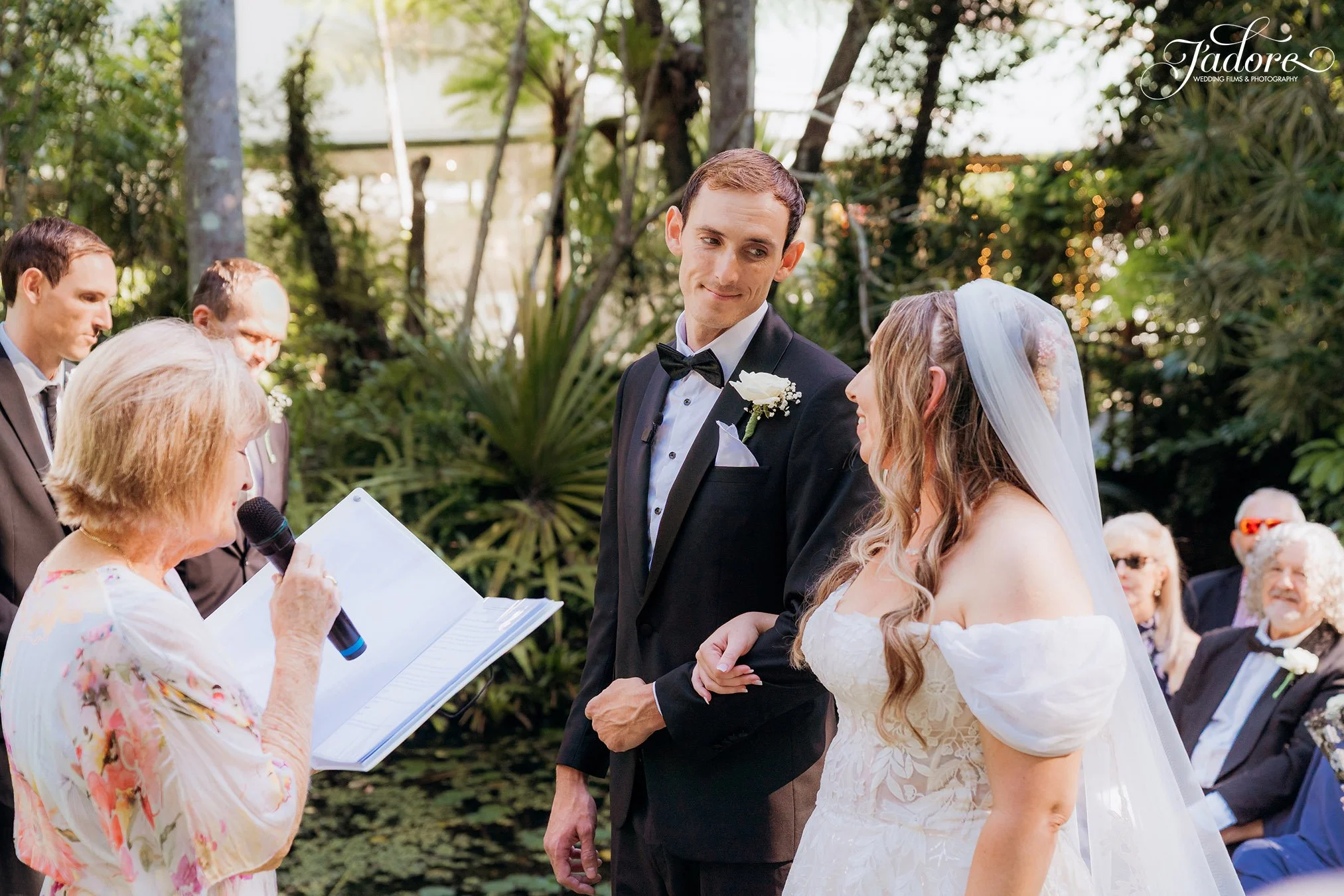 DSC00707 WEB LOGO.jpg