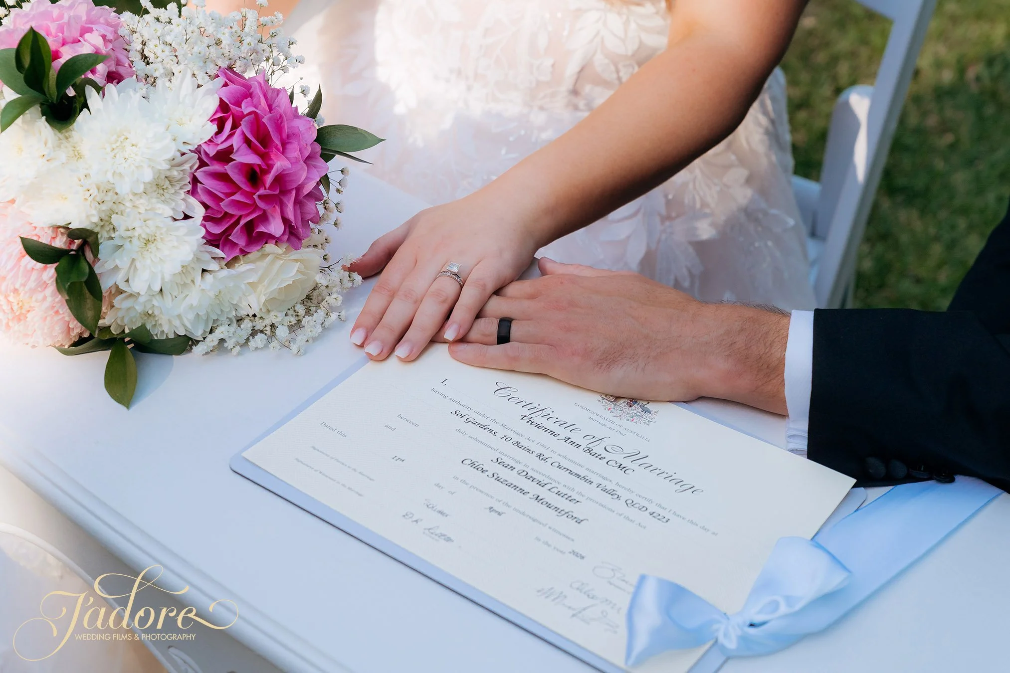 DSC01173 WEB LOGO.jpg