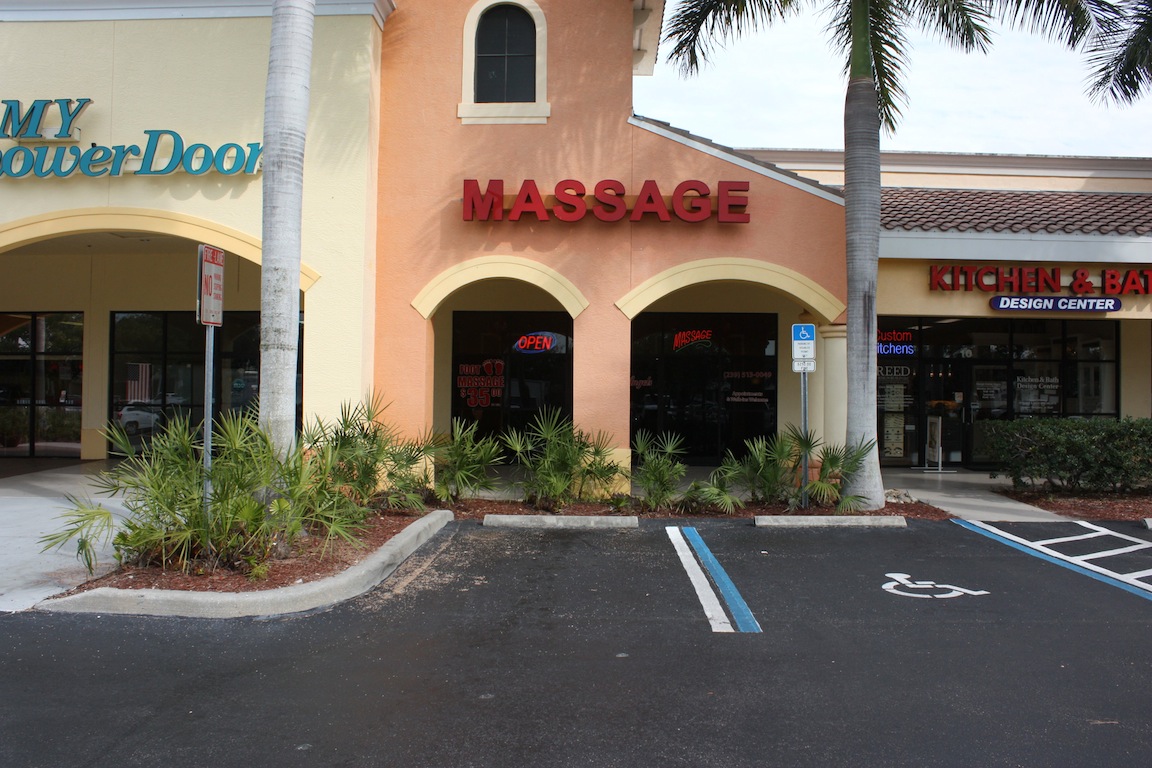 Lucky Star, Naples, FL / Photo credit: Susannah Breslin