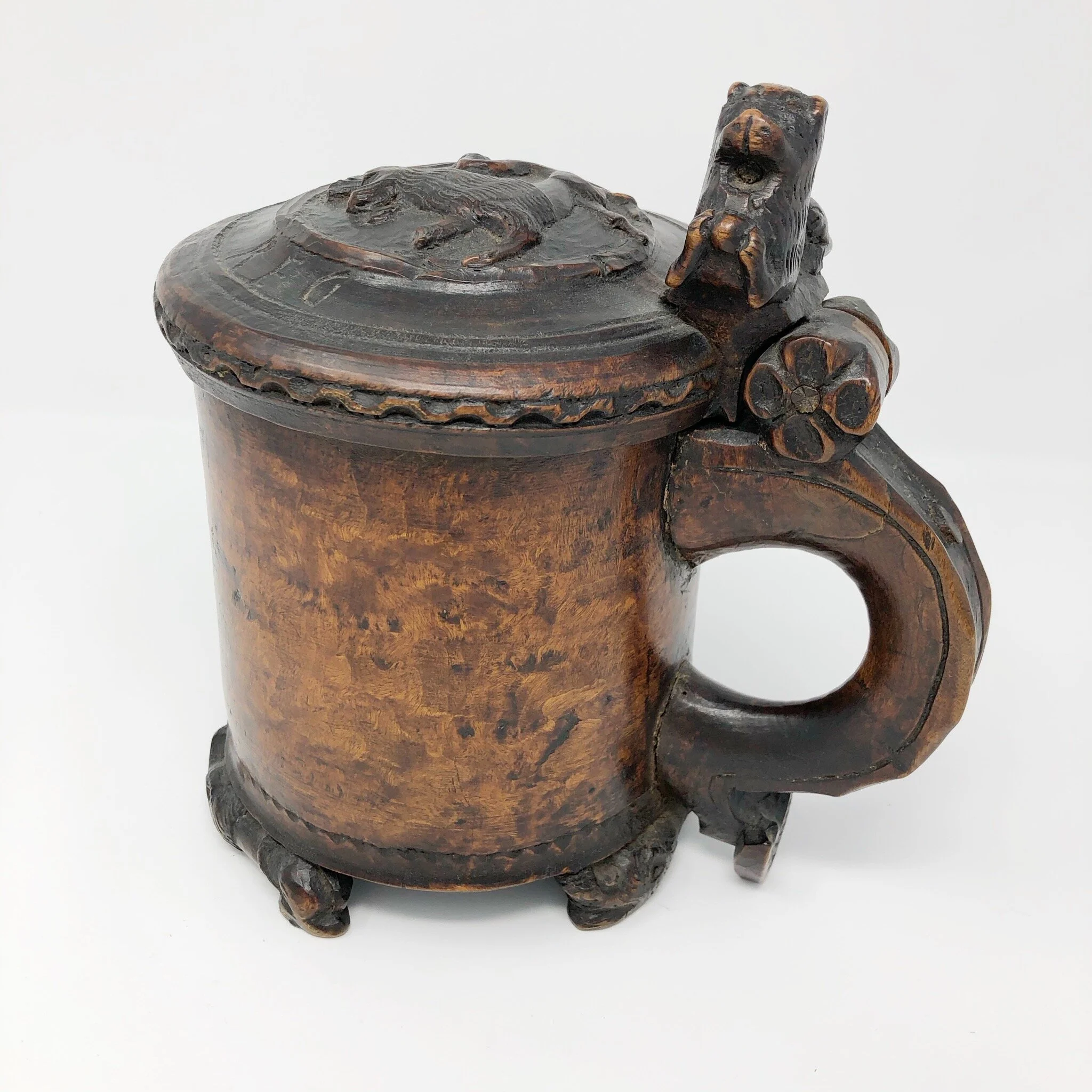 Wooden Object 6 Beer Mug Lion front view.JPG