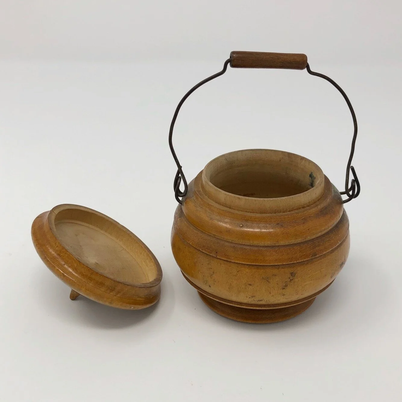 Wooden Object lid and handle 1.JPG