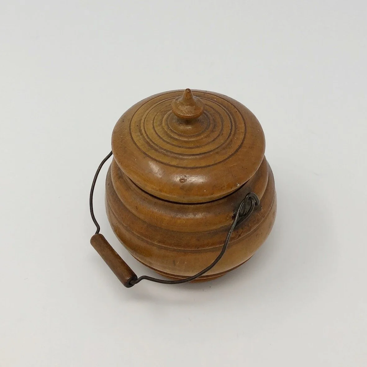 Wooden Object with lide and handle top view.JPG