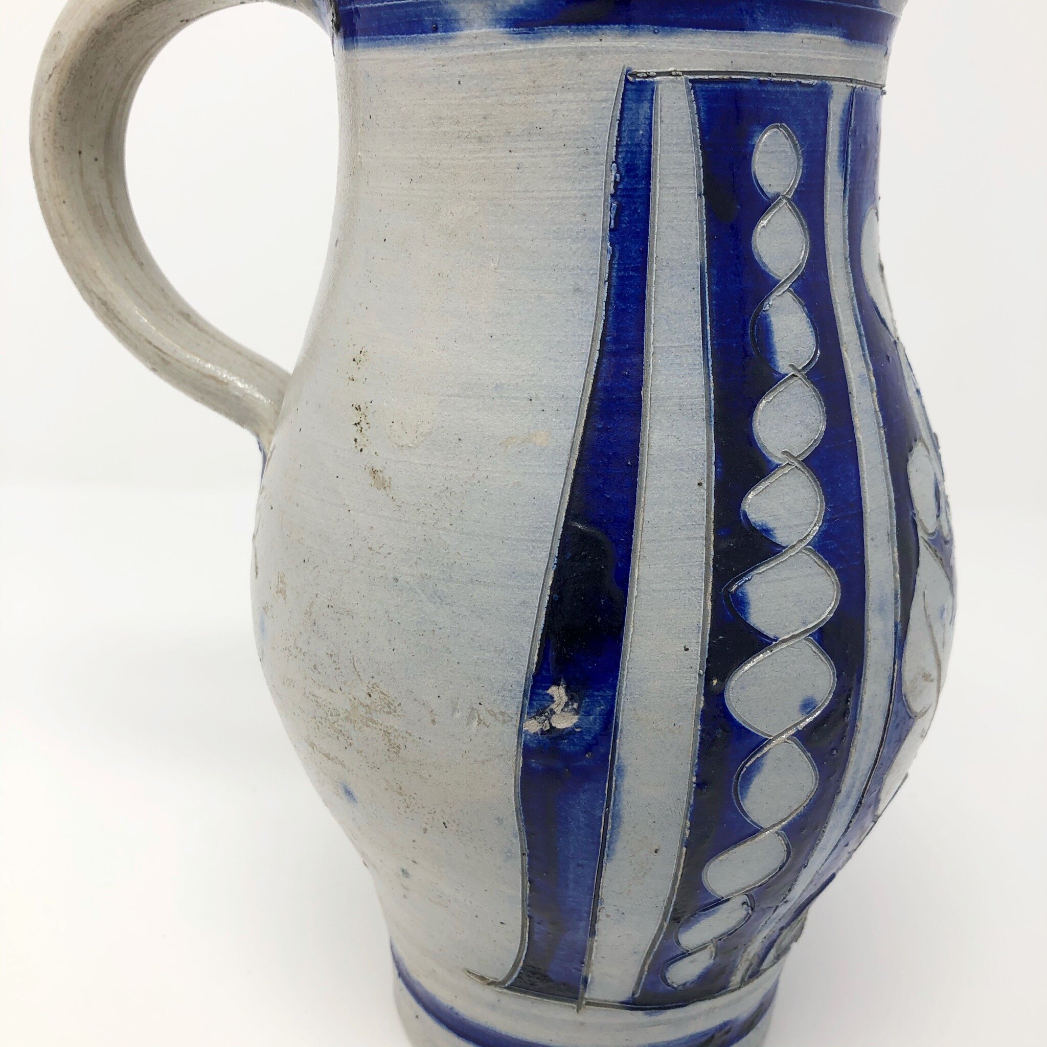 GR mug 1 right facing chip.JPG
