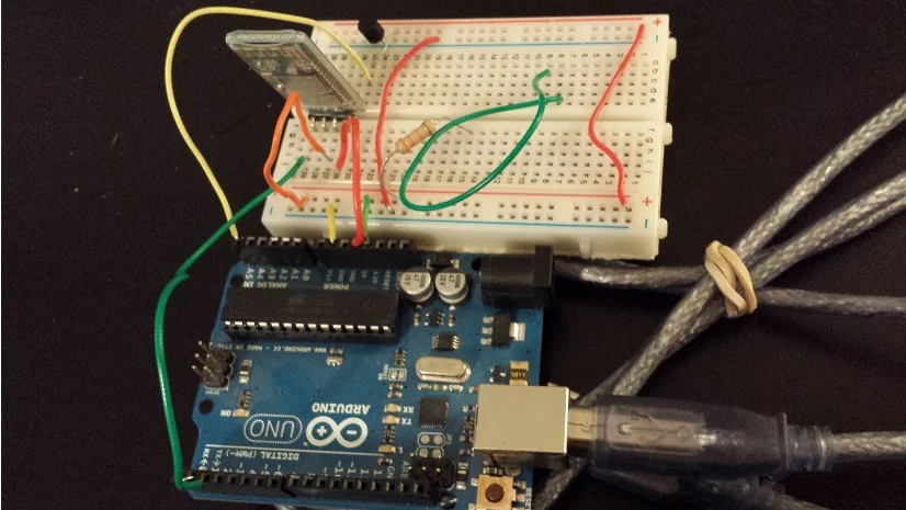 Testing my transmission code for the Arduino Uno and JY-MCU with temperature sensor data.