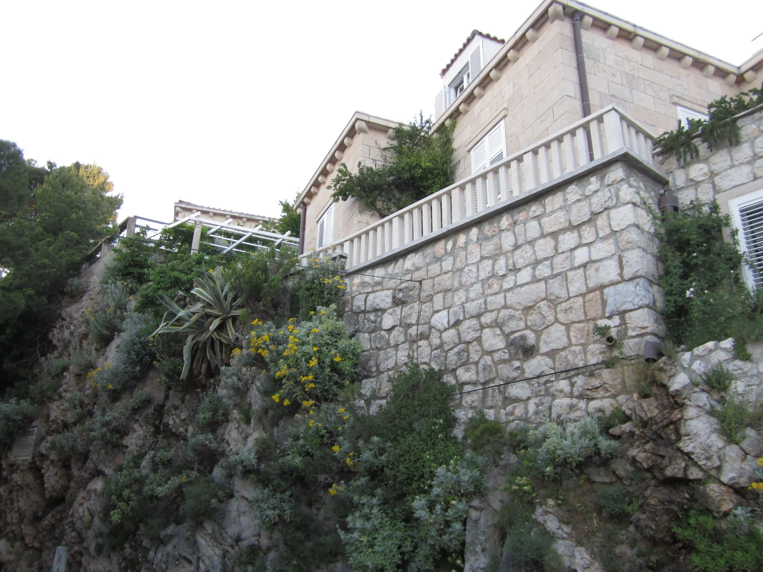 Building out of rocky outcrop.jpg