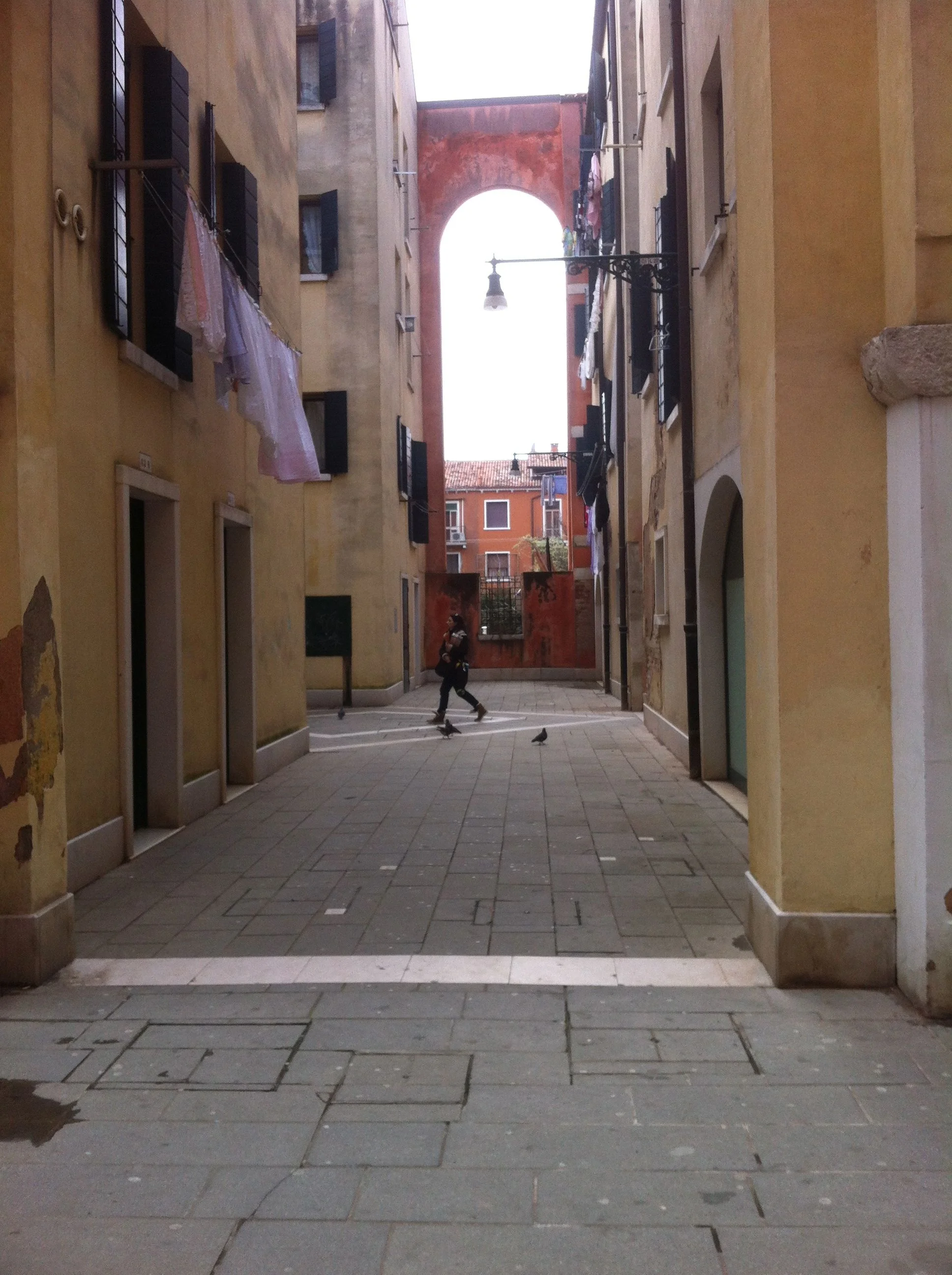 hanging laundry_venice.jpg