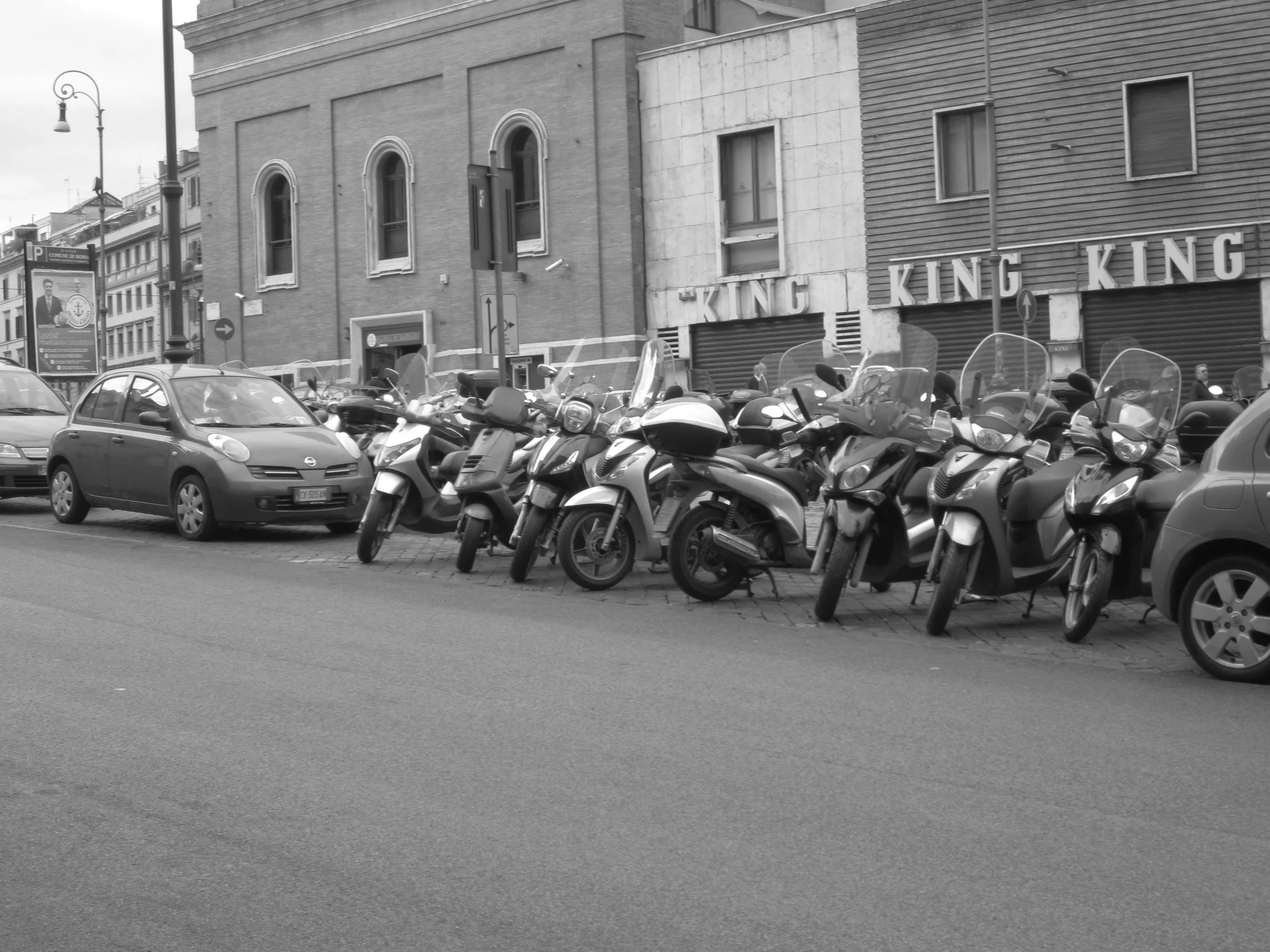 Rome_motorcycles.jpg