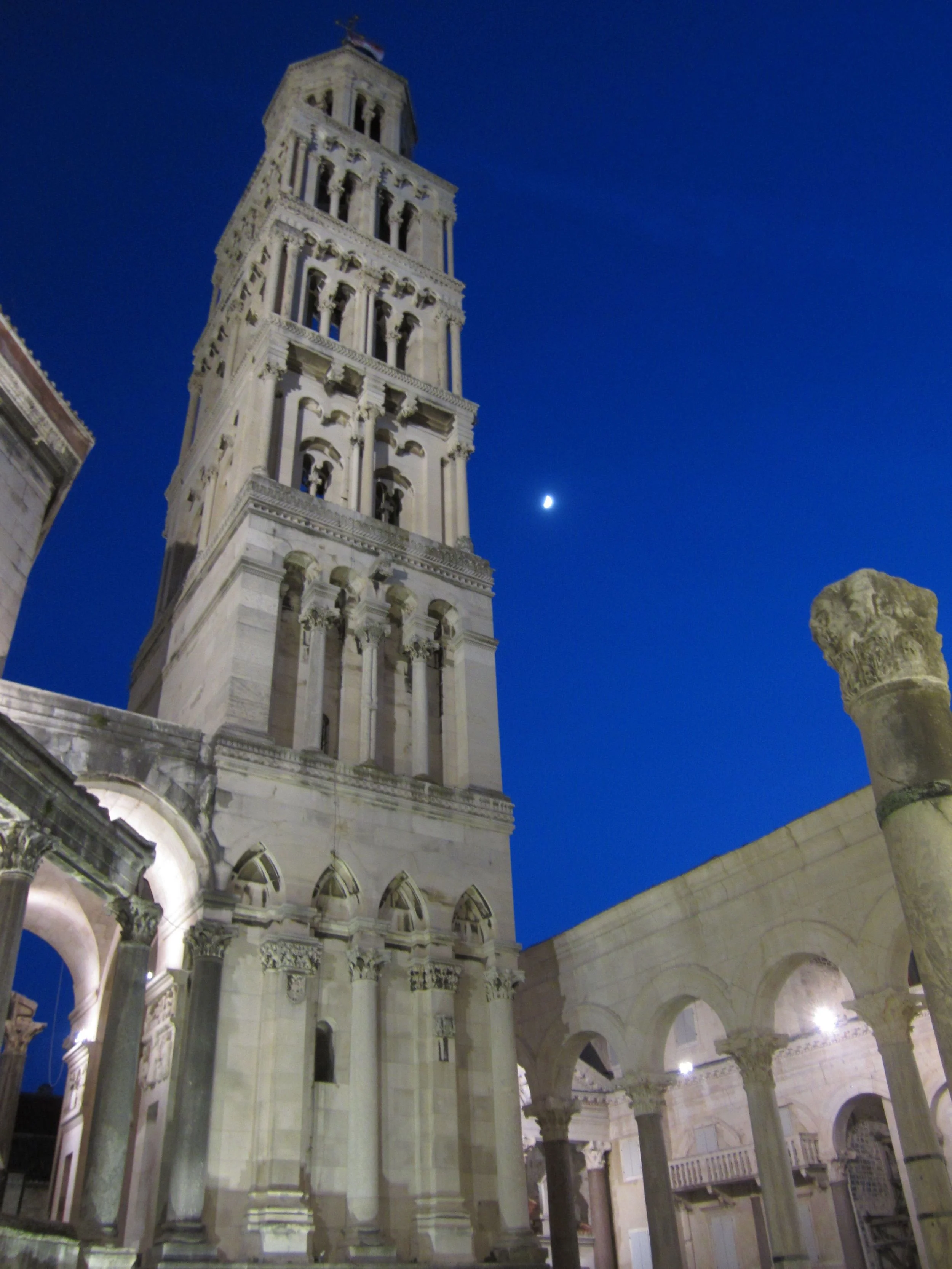 Split_Church_night.jpg