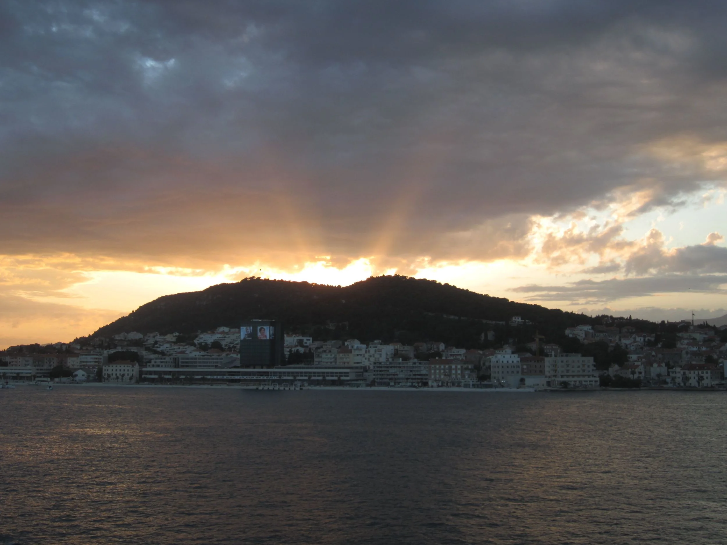Sunset_behind a mountain_Split.jpg