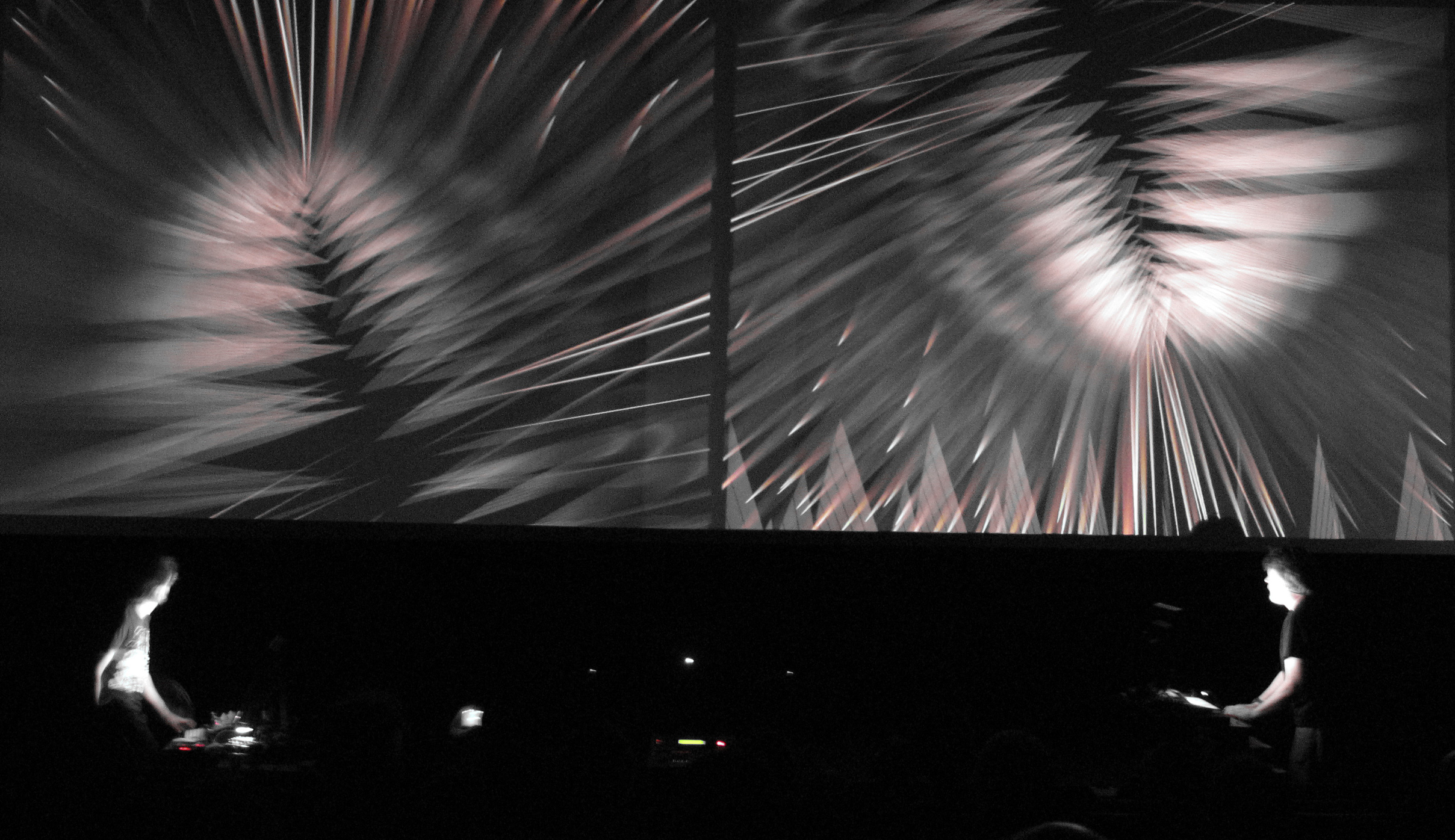 NoiseFold performs Alchimia at the Screen
