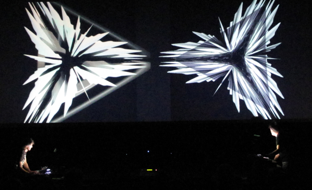 NoiseFold performs Alchimia at the Screen