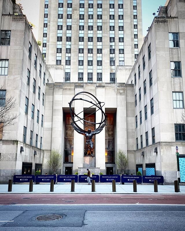 Atlas, the time has come and the much of country is opening back up. Not sure it&rsquo;s the best idea but all we can do is wait and see. 
#newyork #nyc  #tinypersoninframe #strideby #strideby_shooters #streetphotography #emptycity #emptycitystreets 