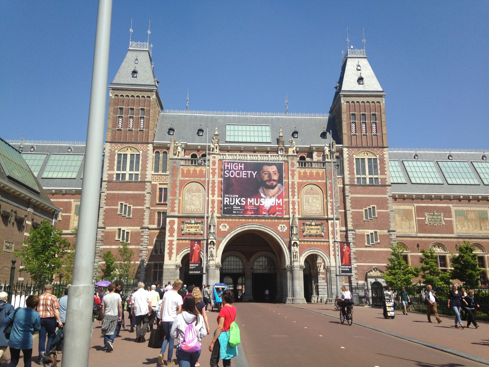 Next stop - the Rijksmuseum (pronounced the Rikes Museum). We are not anti-art. We're not. But we also are not educated enough about art to really appreciate it. Well, that's not really as true now as it was before we went here. We had another local guide, Mary Ann, to take us through the Rijksmuseum and show and tell us about what we saw. She was great! We learned much about early art in Haarlem, about the art of Rembrandt, about lighting and shading, and how to see details in the paintings. At the end of the tour (after we almost ran from the main area of the tour, through back shortcuts to the other side of the museum to see two related works, then ran back to meet our group as we were leaving), three or four of the ladies in our group were talking with MaryAnn and got very teary-eyed as they talked with her about the tour, about her passion for the art in this museum. This was a real highlight of our day. We both have a much more informed appreciation for art. Thank you MaryAnn!