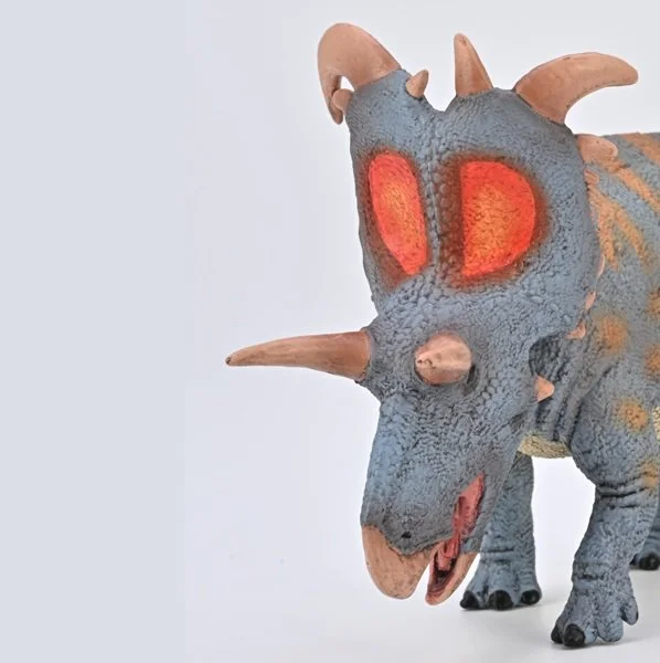 CollectA-Deluxe-Lokiceratops-headshield.jpg