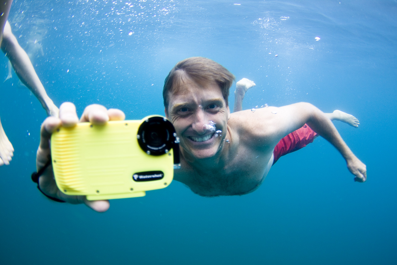 Watershots are so much fun. The abilities of an iPhone in the sea.. brilliant! We're letting Dono borrow our old iPhone and the Housing so he can bring home the adventures from the Bahamas trip. :) I think he likes it. 