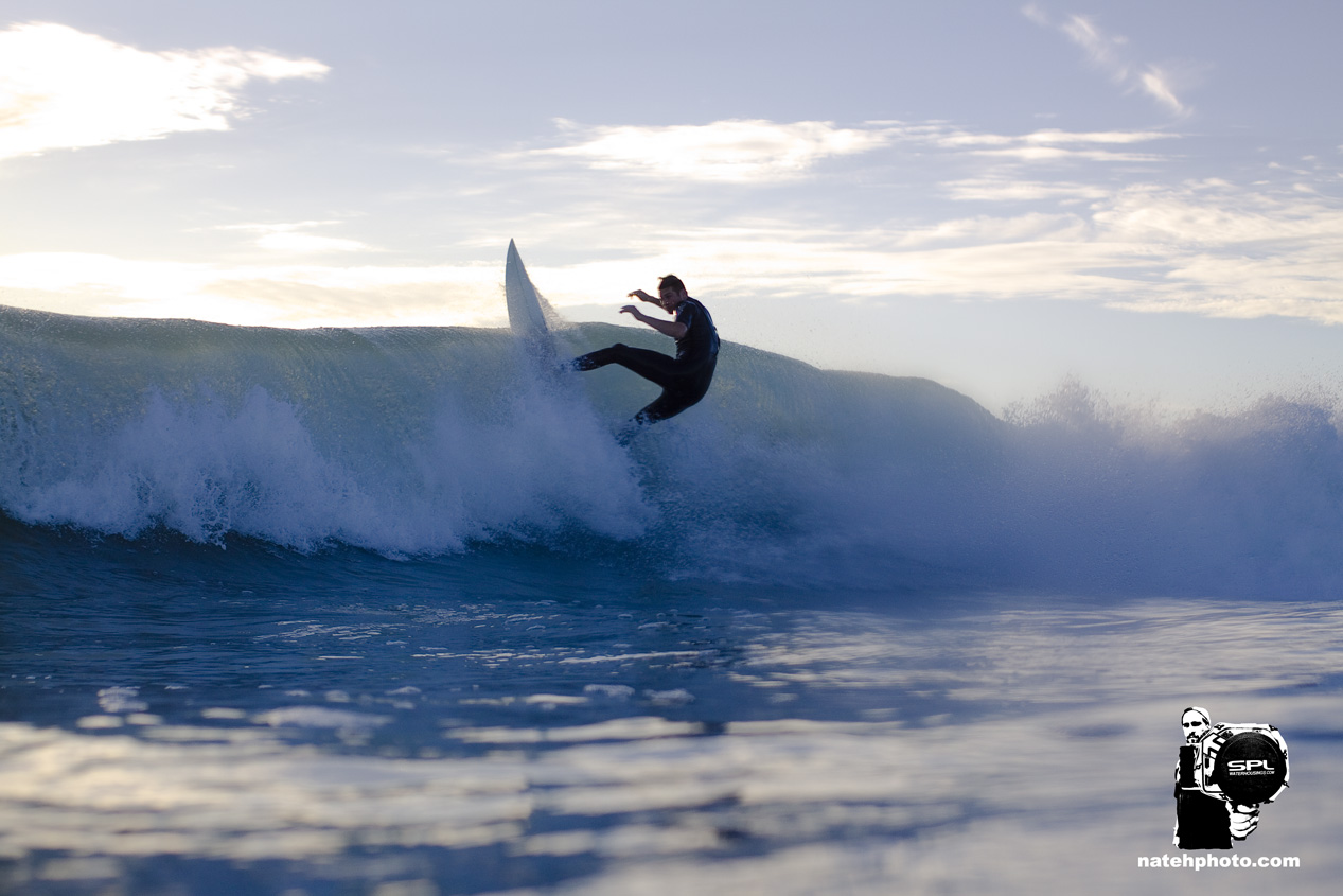 A little later a wave allowed for a quick bottom turn and he drove through the crashing lip. Well surfed. 