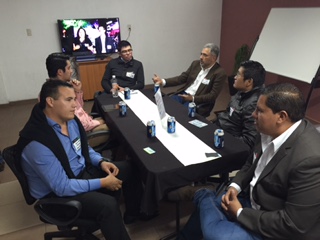 Asiste a los eventos mensuales de Networking Nights de manera gratuita al ser parte de Networking Business Center.
