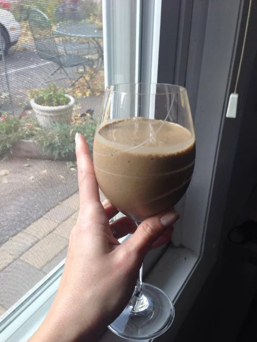 My future self is already thanking me for introducing delicious green smoothies like this one into my daily life.