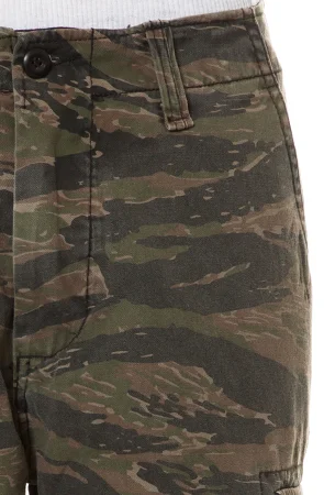 zoom2.jpg