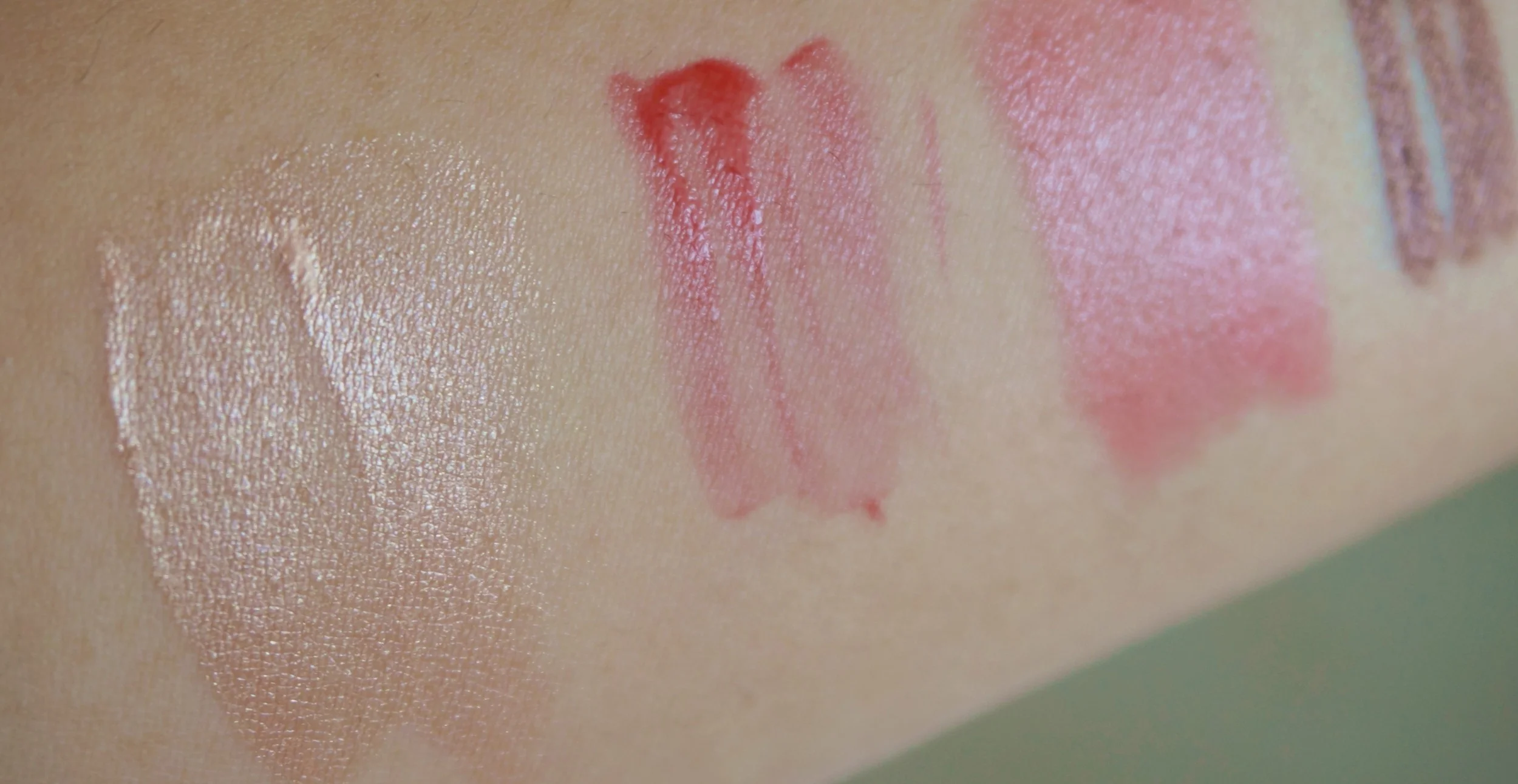 Swatch of the Flawless Beauty Primer on the left-most side. It's beautiful no?