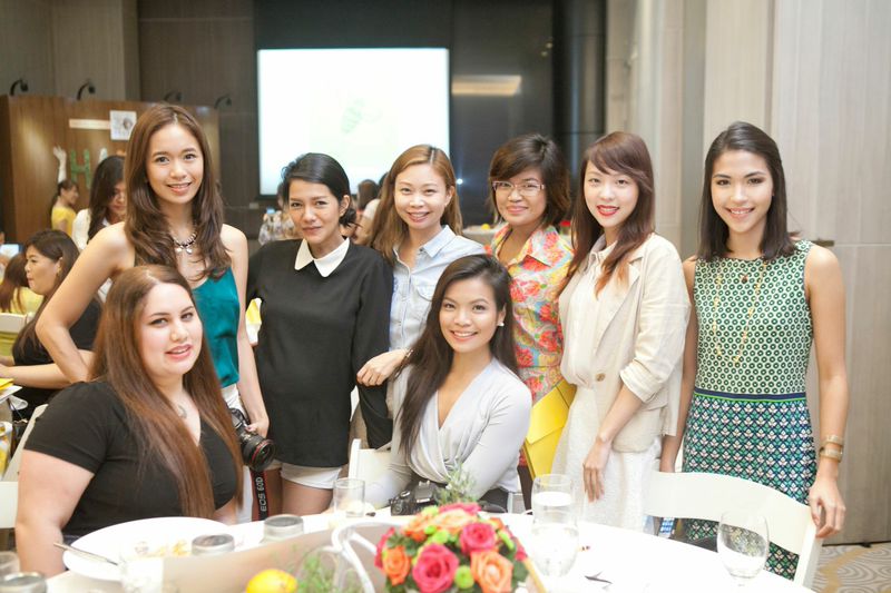 Pretty girls: Ariane, Shari, Ae, Kira, Tina, Krissy, Tellie, Mariana