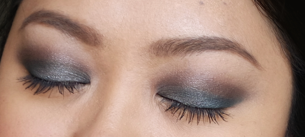 thumbnail interactive-video image 1 of Estee Lauder Envy Eyeshadow Quad – Untamed Teal, Ivory Power, Rebel Metal – Authentic No Box 1 of 2