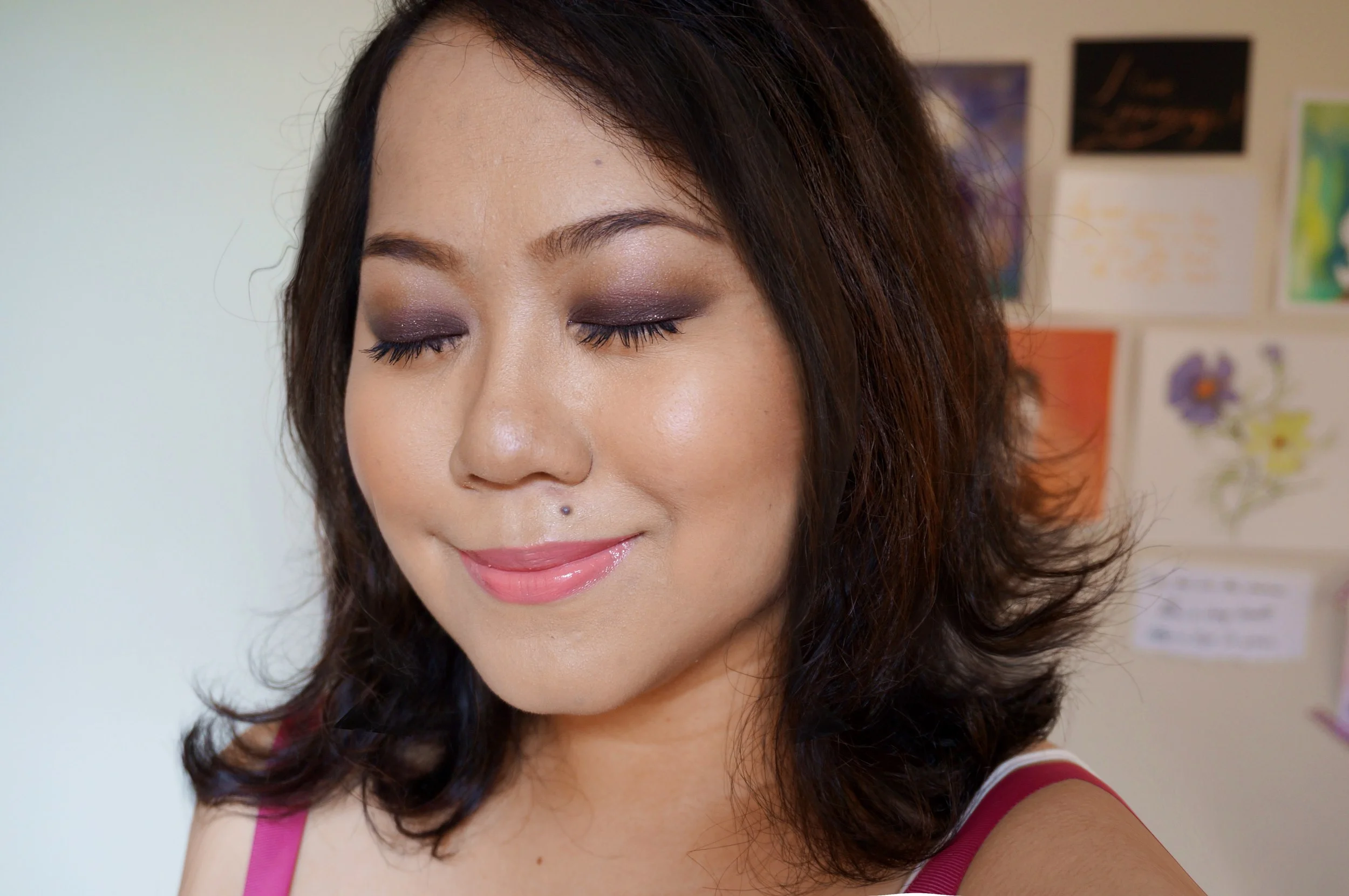 Lovely right? The blush doesn't show too well on cam but it's pink enough in person.