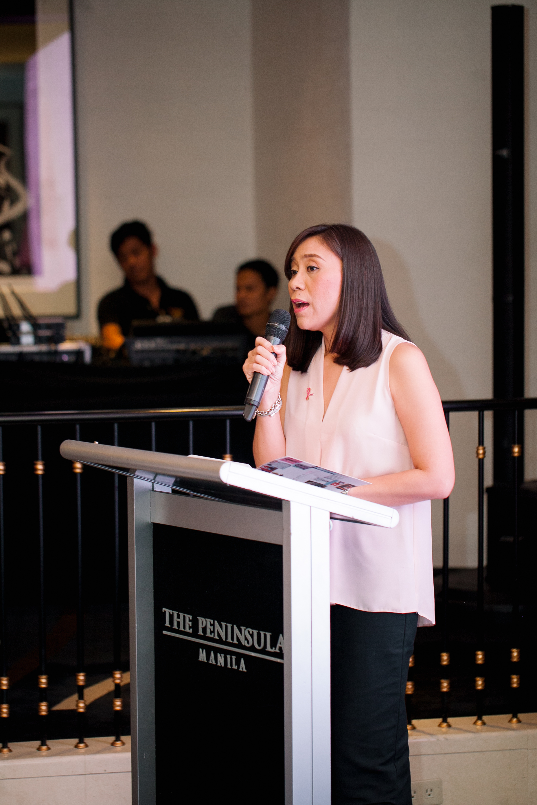 Mel Lerma, Estee Lauder Philinppines Country Manager welcomes everybody and underlines the importance of the campaign
