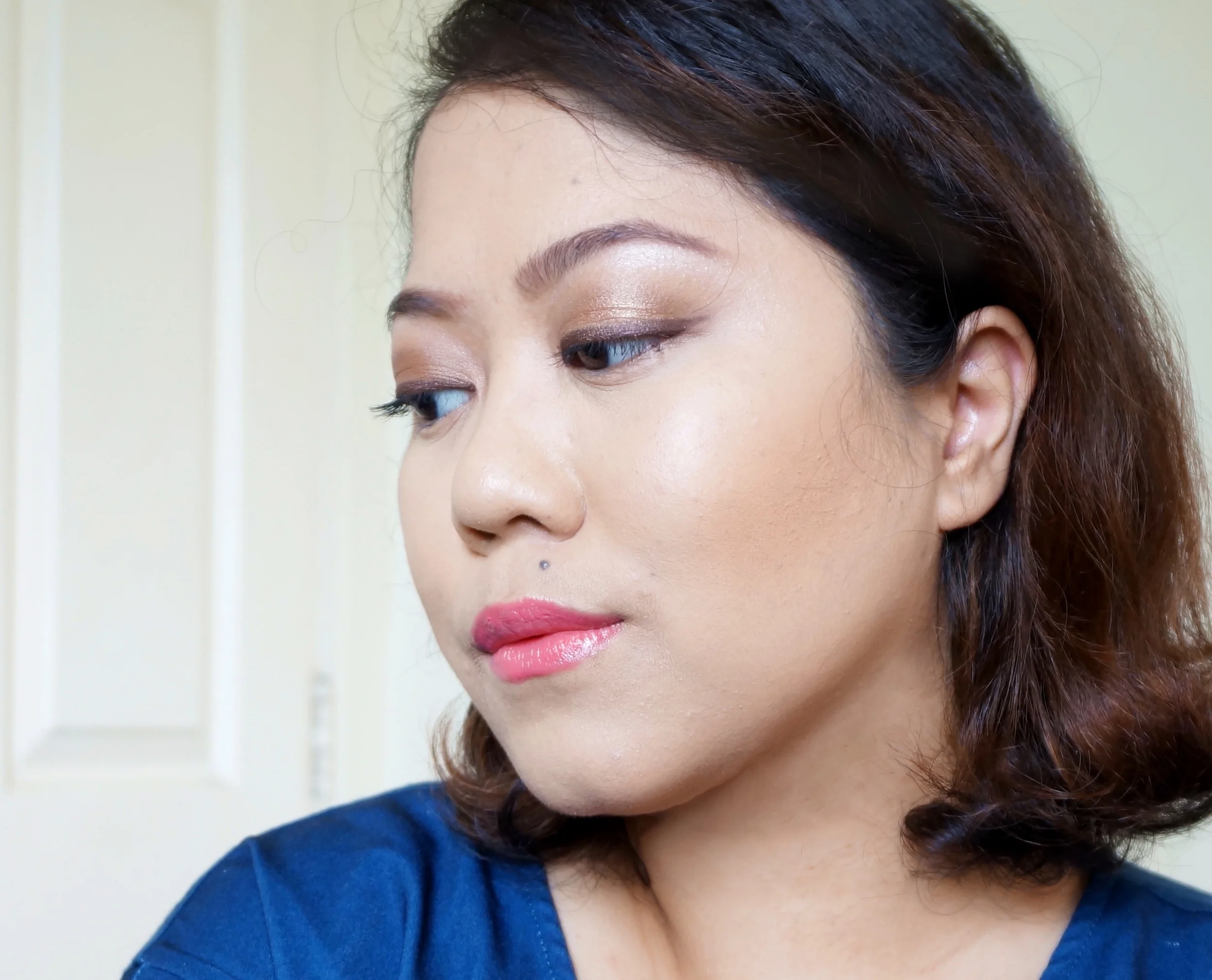 Artdeco Bronzing Powder Compact in 04 is more subtle and fresh to look at, perfect for every day! It's also a more universal shade compared to 02.