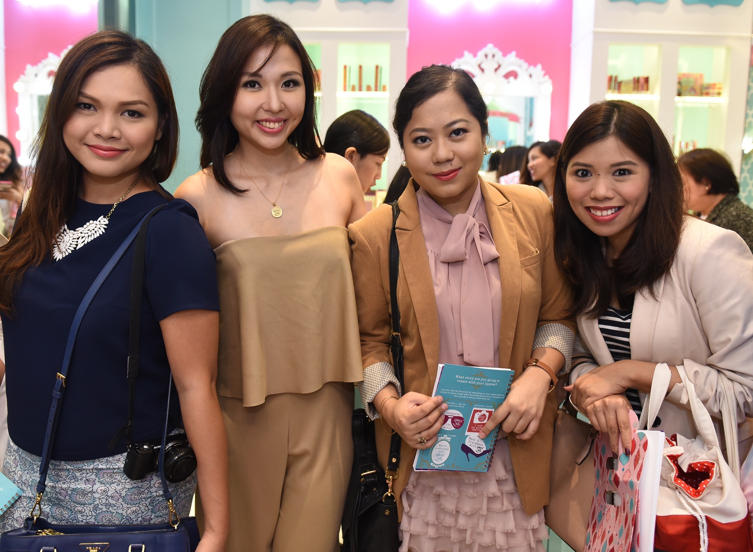  I got to visit with my fave bloggers Martha and Donna, with Happy Skin co-founder Jacqe Yuengtian-Gutierrez 