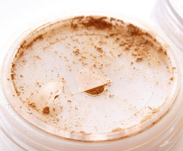 Reader Question: What is the best loose powder foundation?