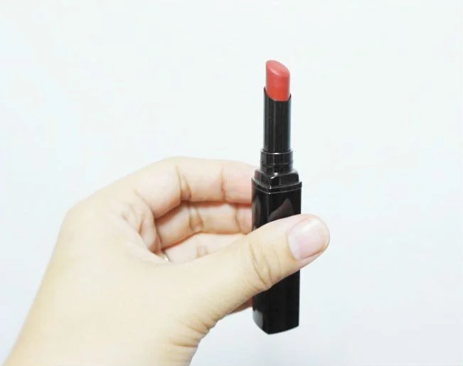 Laura Mercier Rouge Nouveau Weightless