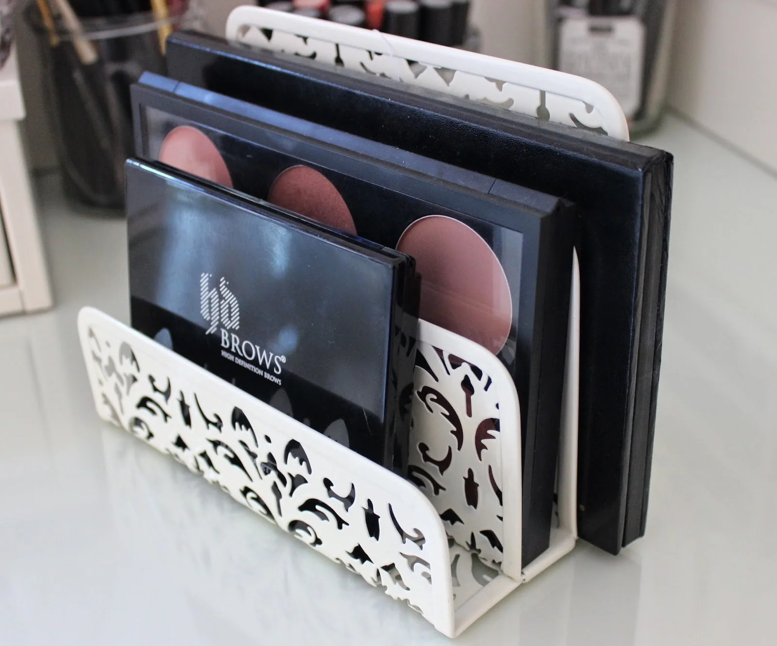 Table napkin holders can be used to store palettes! This exact napkin holder can be found in the home section of SM /&nbsp;Image via makeuppix.com