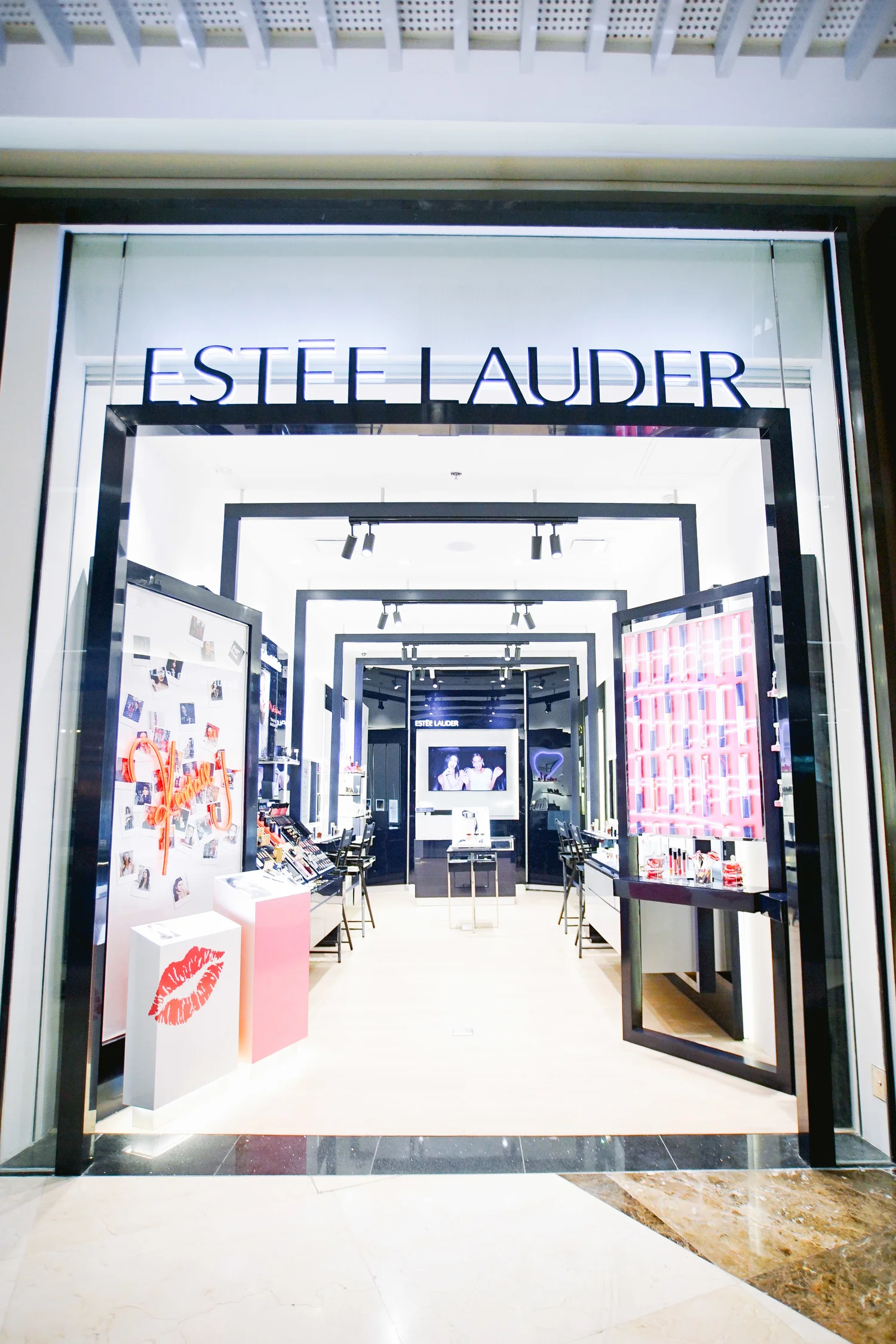 Explore Estée Lauder opens its first standalone store in the PH — Project Vanity
