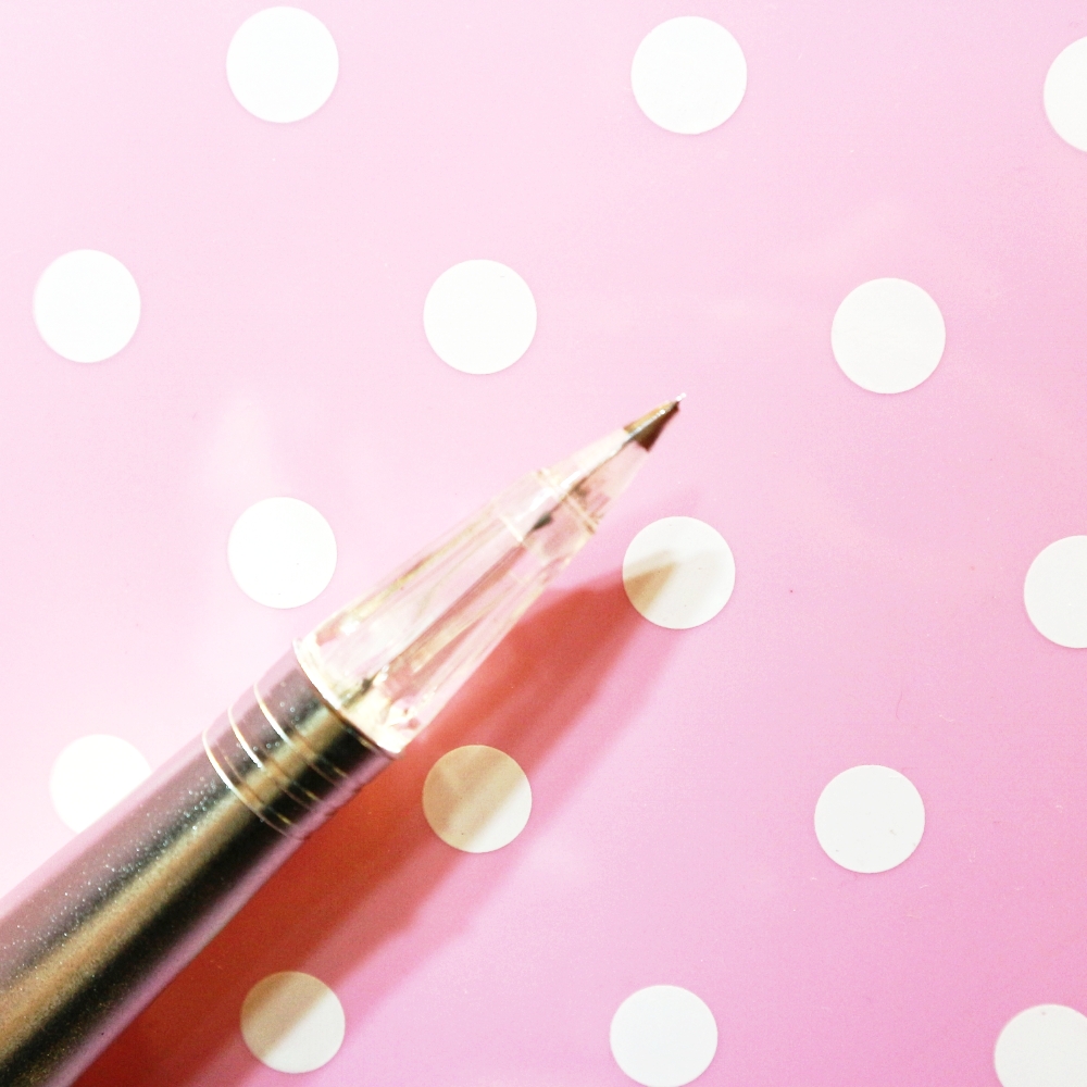 The needle used on my brows looks just like a pen!