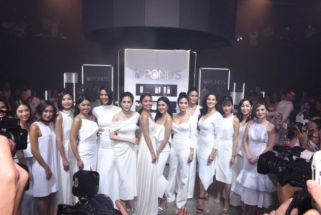 The Pond's Beauty Council: Kryz Uy, Laureen Uy, Rissa Mananquil-Trillo, Nadine Lustre, Joey Mead-King, Toni Gonzaga, Kathryn Bernardo, Sofia Andres, Heart Evangelista, Apples Aberin, Iza Calzado, Tricia Gosingtian, Agoo Bengzon, and Cheska Kramer