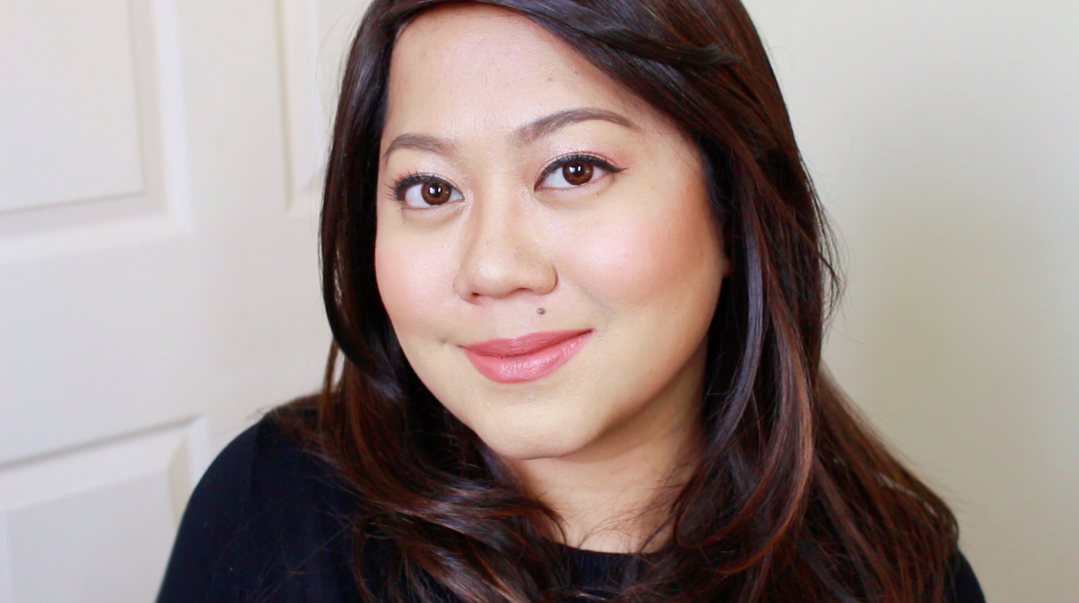 This isn't even a fresh application of the foundation! I was out for FOUR hours BEFORE this photo was taken and only retouched my t-zone lightly. I LOVE how the All Nighter stays on!