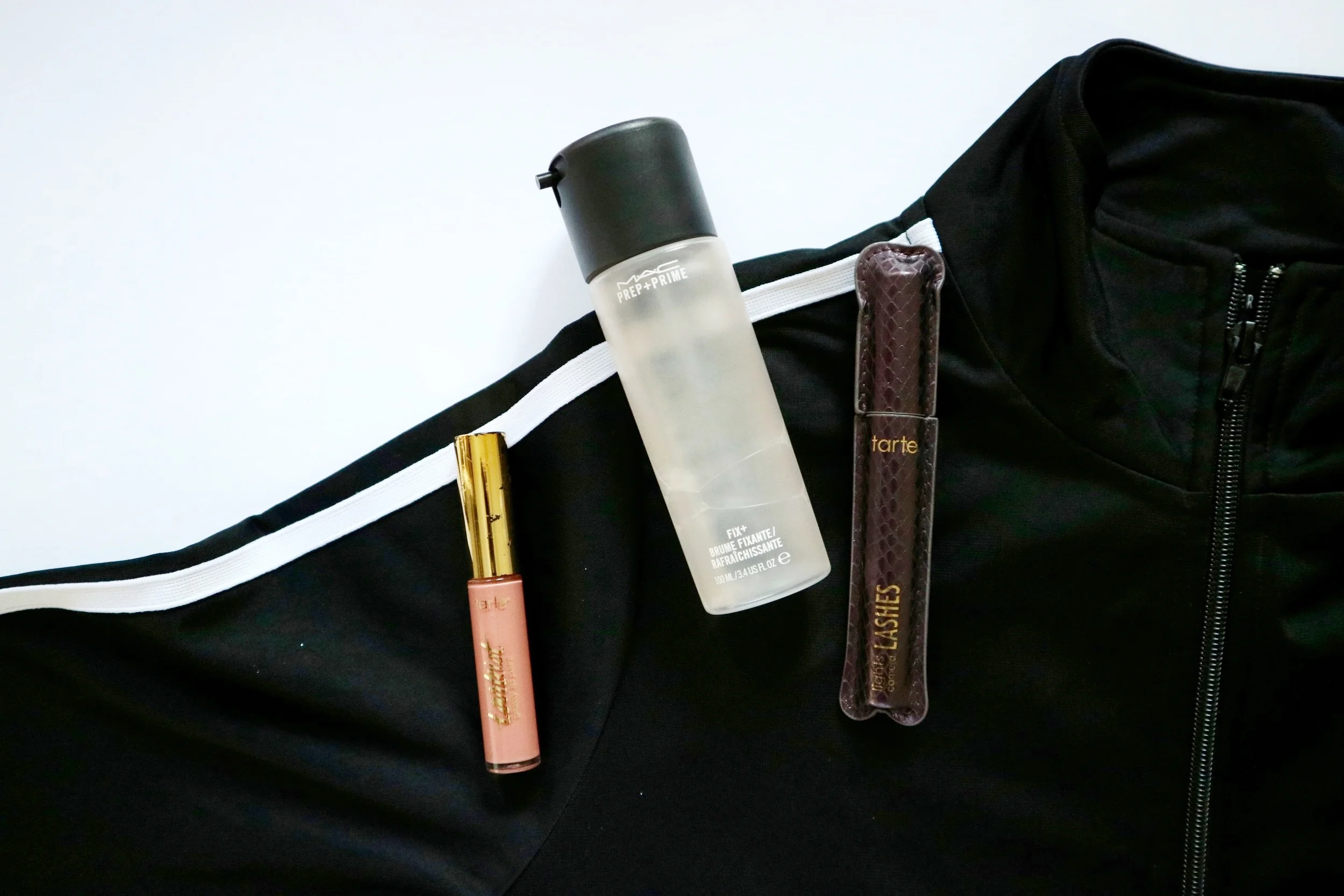 gloss spray mascara.jpg