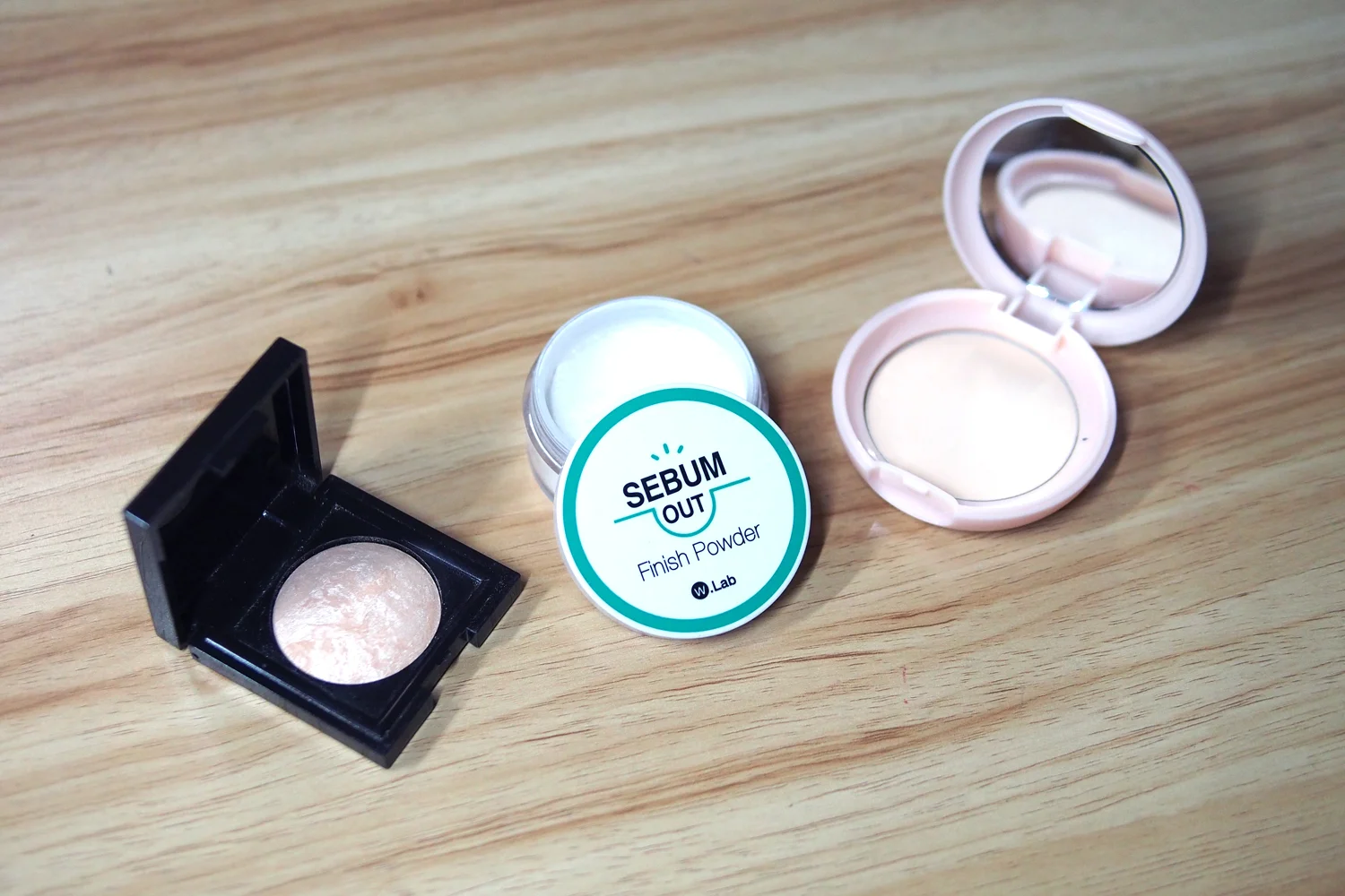 Laura Mercier Matte Radiance Baked Powder in Highlight-01 (P1,750), W-Lab Sebum Out Finish Powder (P560 via Althea Korea), Skinfood Peach Sake Pore Pact (~P380)