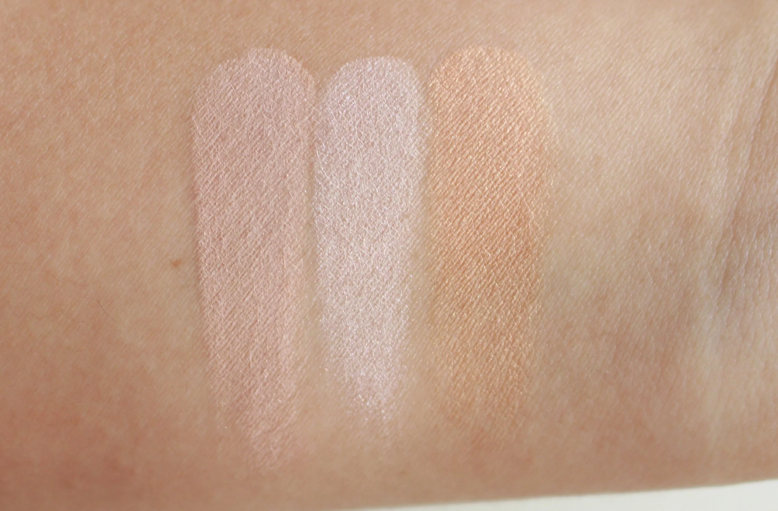 Hourglass Ambient Lighting Palette Swatch L-R: Dim Light, Incandescent Light, Radiant Light