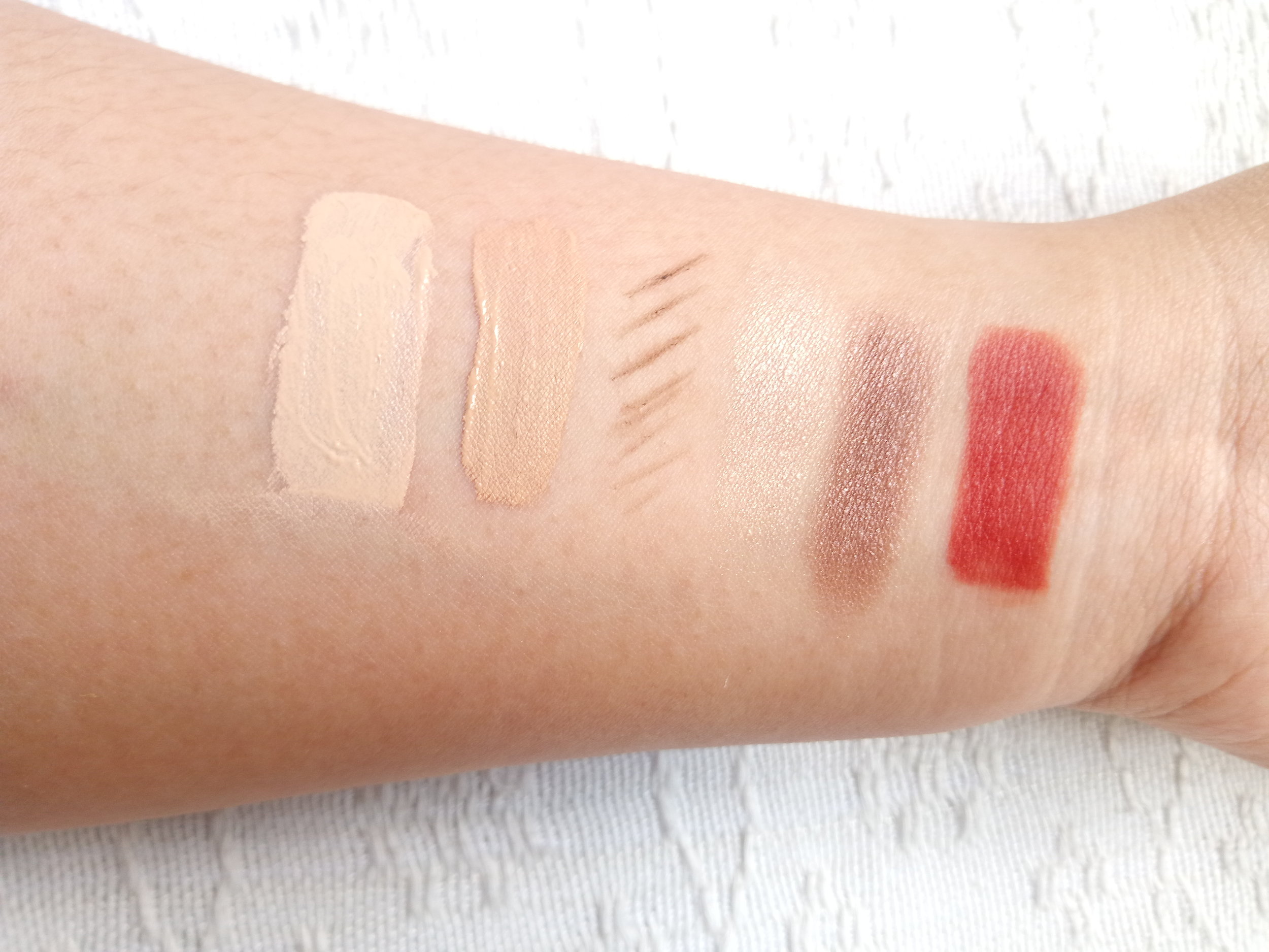 Swatches, from left: Photo Blur BB Cream, Liquid Veil Concealer (N203), Lovely Me:Ex Style My Eyebrow (02 Black Brown), Mono Cube Eyeshadow (BR04 Chai Tea Chocolate), Finger Cotton Tint (08 Brown-presso)